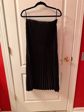 Black Pleated Midi Skirt - wool/silk Classic Women's Skirt